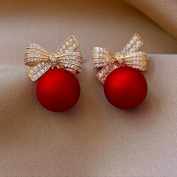 Pearl and Rhinestone Bow Stud Earrings Red - Picture 2 of 5